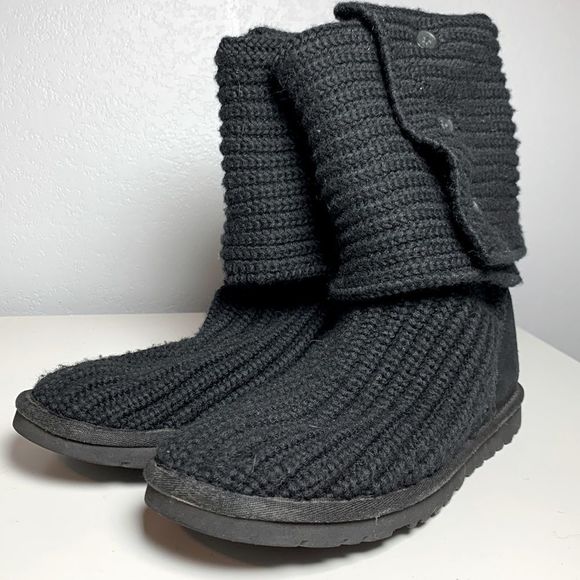 UGG Women’s Classic Carry Boot Sheepskin Sz 6